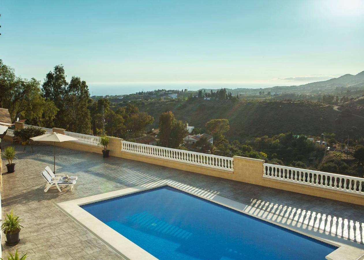 Villa El Palomar Azul With Pool And Sea View Benajarafe Exterior photo