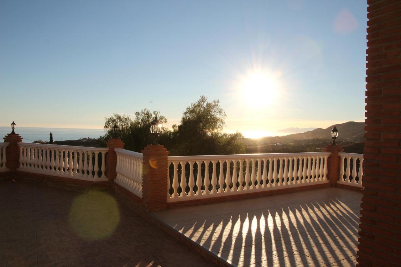 Villa El Palomar Azul With Pool And Sea View Benajarafe Exterior photo