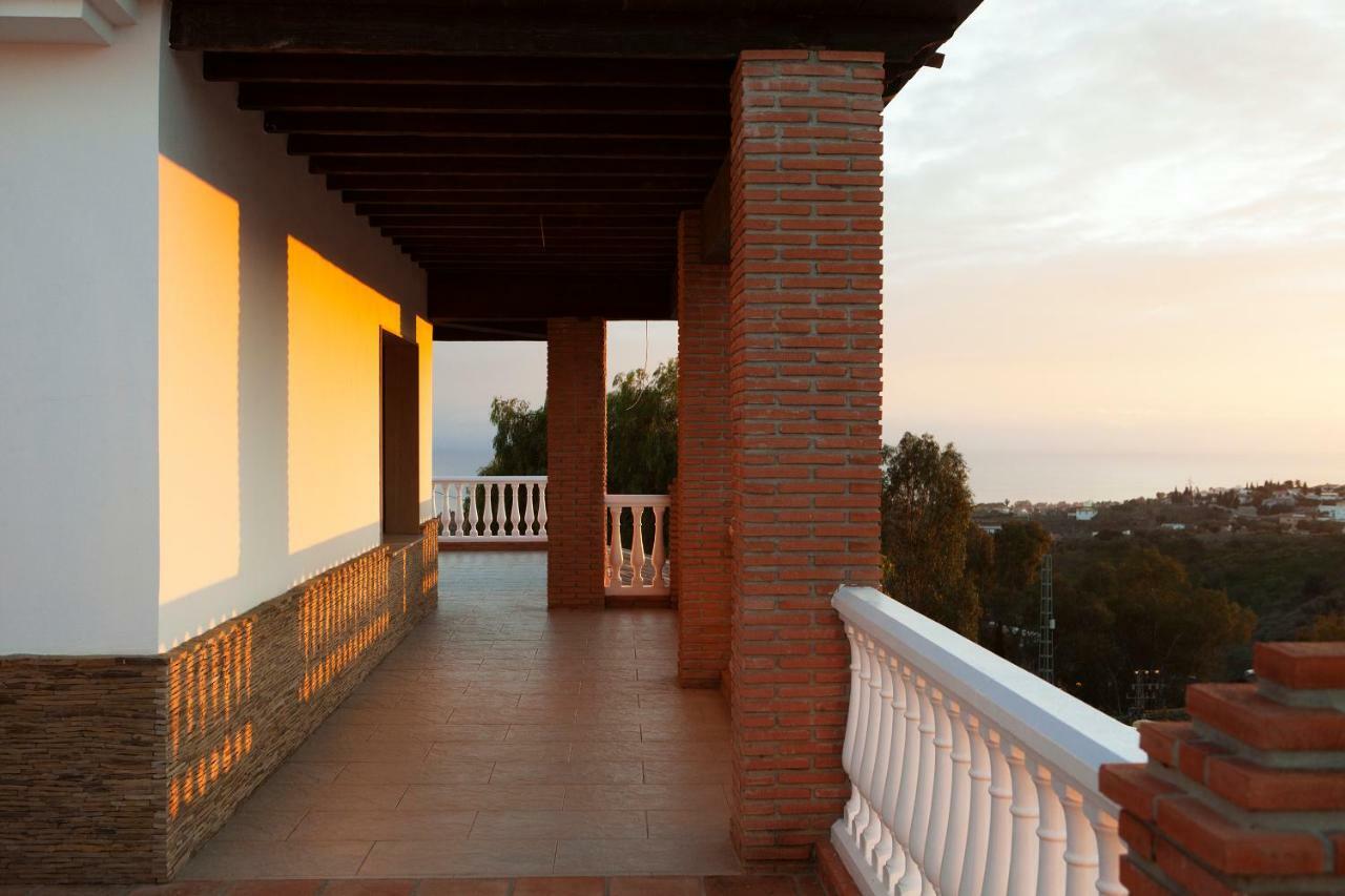 Villa El Palomar Azul With Pool And Sea View Benajarafe Exterior photo